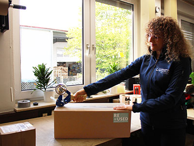 Wir nutzen SendMePack Kartons, um Ressourcen zu schonen